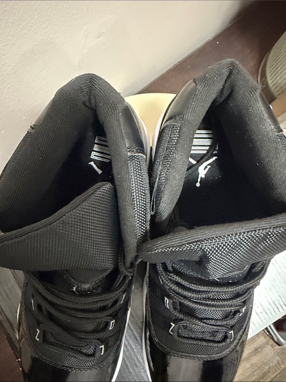 Nike Air Jordan 11 Retro 'Black/White' Men's Basketball Shoes - Picture 9 of 9